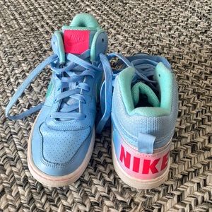 EUC Nike youth/women hip tops